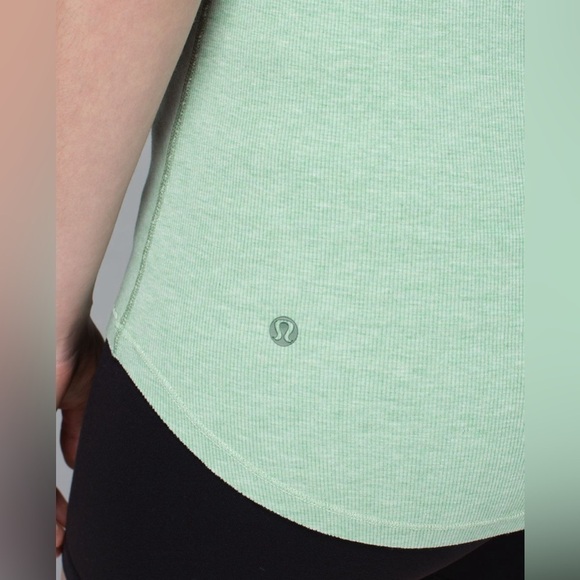 Lululemon Mudra Tank, Heathered Opal, Size 6 - Picture 6 of 10